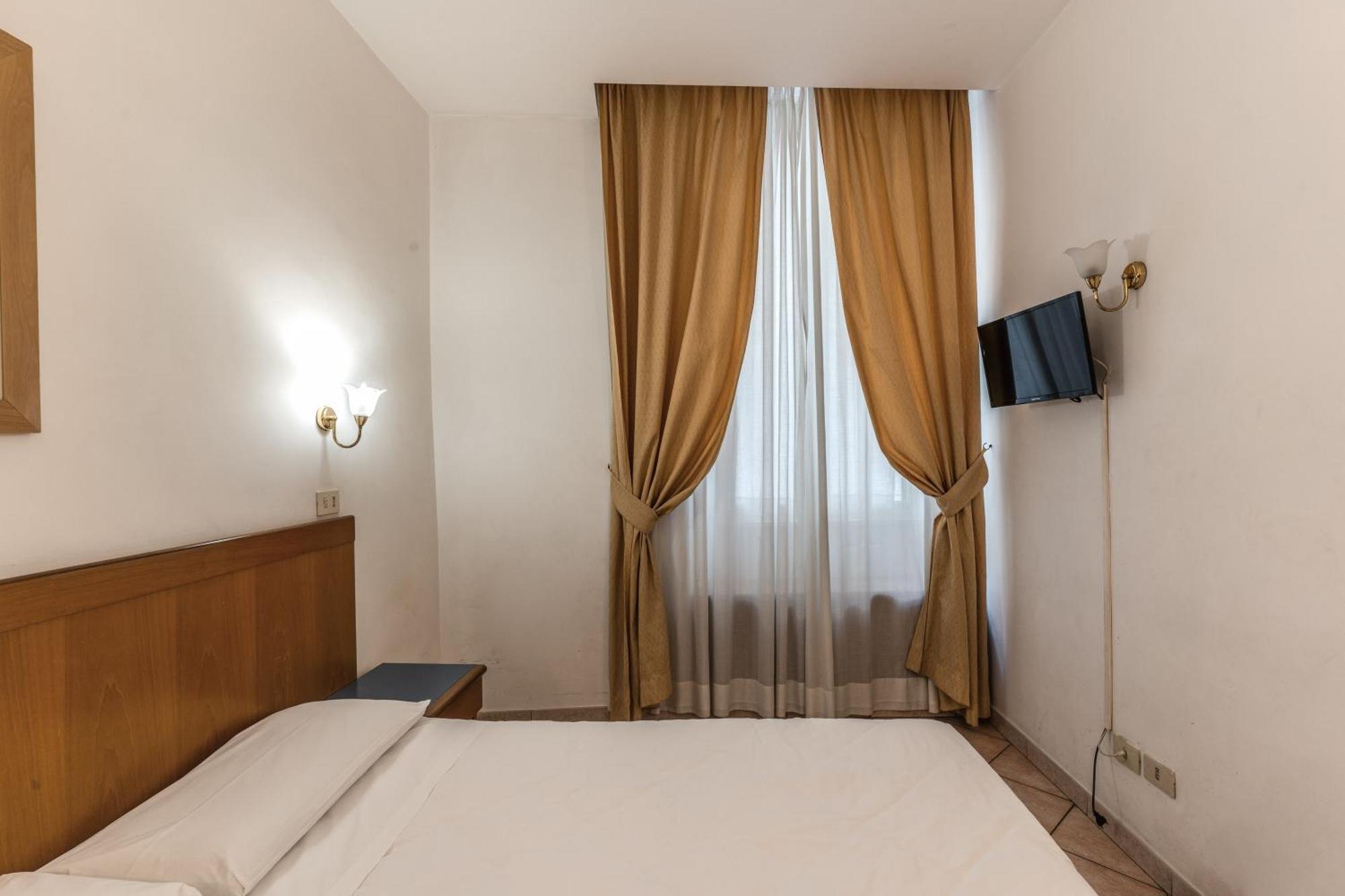 Hotel Pomezia Rome Extérieur photo